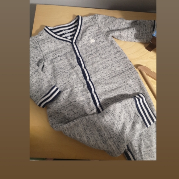 5 for 25$💛baby Gap soft cotton onesie - Picture 2 of 4